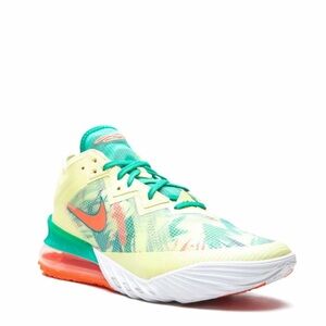 LeBron 18 harnesses Nike Sneakers